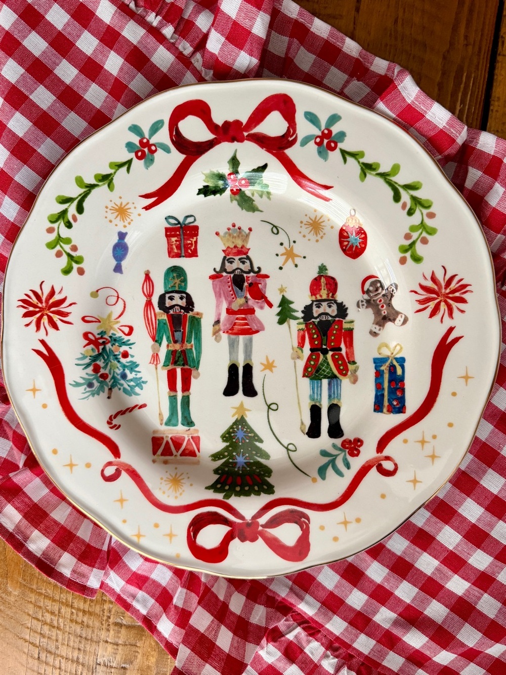 Set of 2 Nutcracker Christmas Dinner Plates